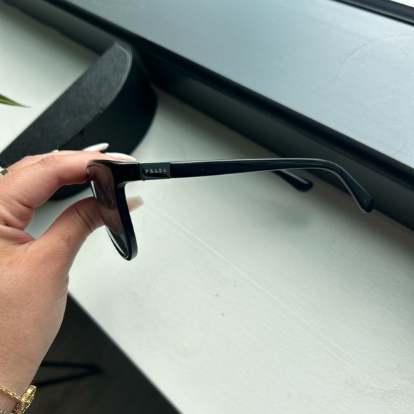 Prada Sunglasses. SPR20S. Made in Itlay. - Picture 3 of 3